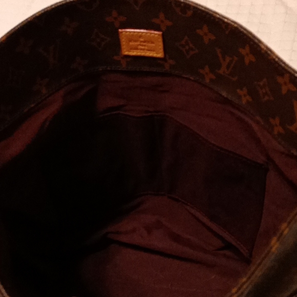 Louis Vuitton Monogram Melie Hobo - Picture 2 of 6